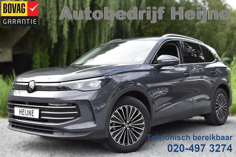 Grijs Gebruikt 2024 VW Tiguan Elegance SUV | € 42.745 (Super prijs) - Afbeelding 1/4
