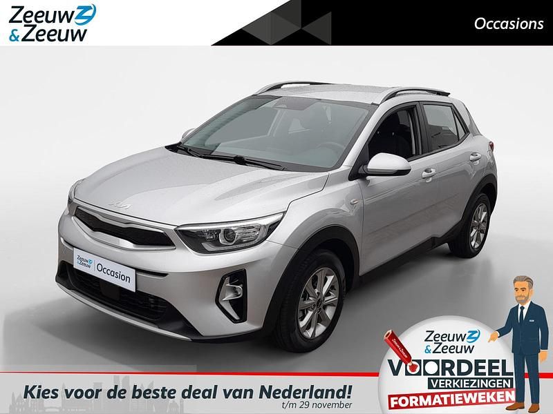 Grijs Gebruikt 2022 Kia Stonic SUV | € 18.995 (Eerlijke prijs) - Afbeelding 1/4