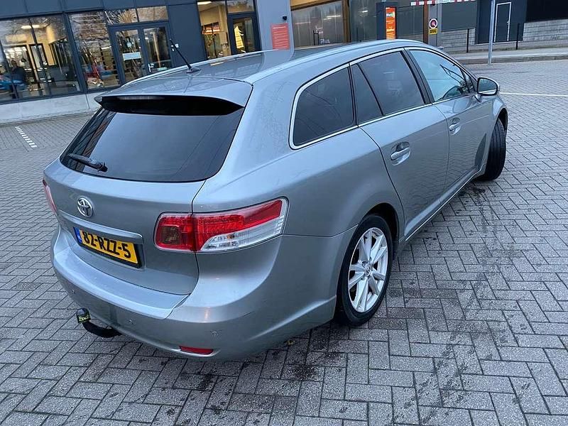 Occasion Toyota Avensis Business Edition 147 PK (108 kW) 2011 Zilver Stationwagen