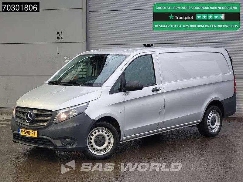 Zilver Gebruikt 2018 Mercedes Vito Van | € 17.900 (Goede deal) - Afbeelding 1/3