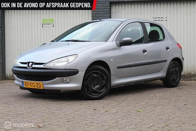 Grijs Gebruikt 2000 Peugeot 206 Hatchback | € 999 (Eerlijke prijs) - Afbeelding 1/4