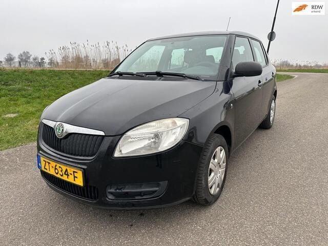 Zwart Gebruikt 2010 Skoda Fabia Drive Hatchback | € 1.799 (Super prijs) - Afbeelding 1/4