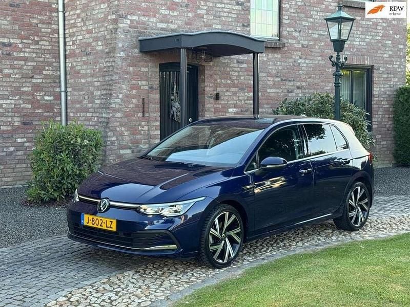 Blauw Gebruikt 2020 VW Golf VII Style Hatchback | € 19.900 (Eerlijke prijs) - Afbeelding 1/4