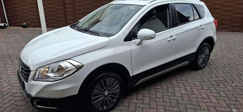 Wit Gebruikt 2015 Suzuki SX4 S-Cross SUV | € 8.650 (Super prijs) - Afbeelding 1/4