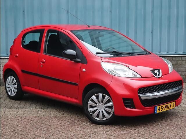 Occasion Peugeot 107 68 PK (50 kW) 2010 Rood Hatchback
