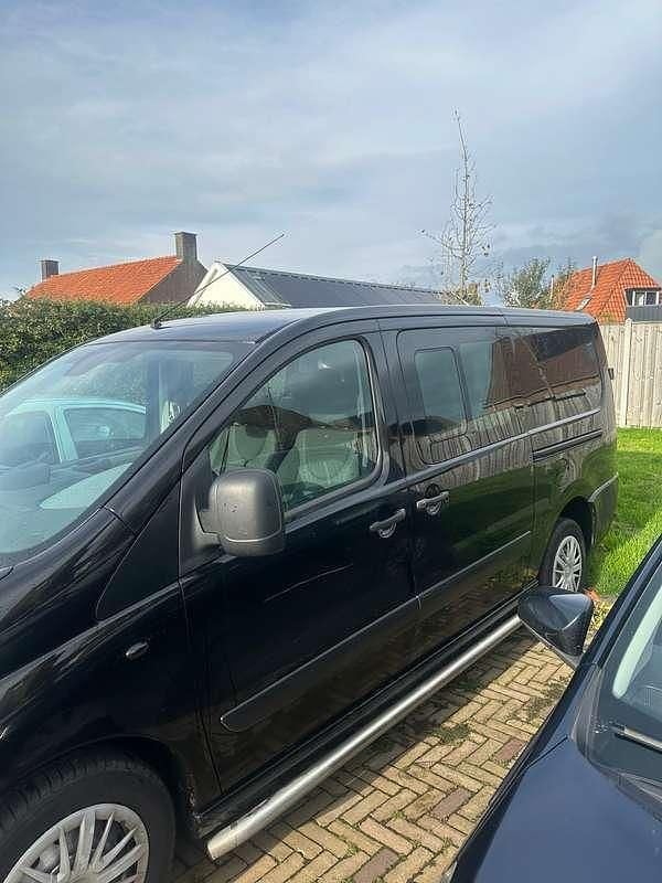 Zwart Gebruikt 2012 Peugeot Expert Van | € 5.000 (Eerlijke prijs) - Afbeelding 1/4