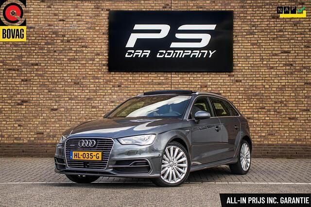 Grijs Gebruikt 2015 Audi A3 Sportback S-Line Hatchback | € 17.950 (Eerlijke prijs) - Afbeelding 1/4