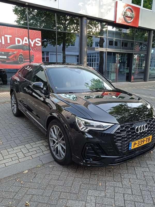 Zwart Gebruikt 2021 Audi Q3 Sportback SUV | € 45.500 - Afbeelding 1/4
