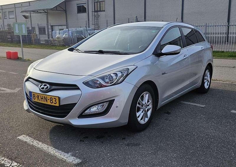 Grijs Gebruikt 2013 Hyundai i30 Stationwagen | € 6.950 (Eerlijke prijs) - Afbeelding 1/4