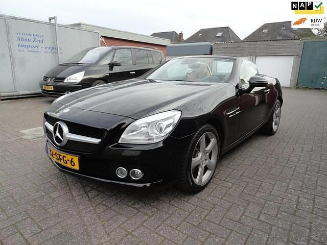 Zwart (metallic) Gebruikt 2011 Mercedes SLK250 Cabriolet | € 16.950 - Afbeelding 1/4