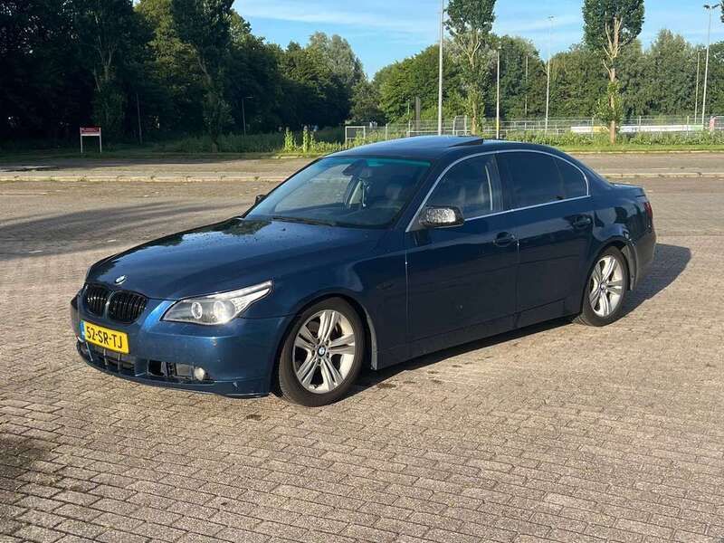 Blauw Gebruikt 2003 BMW 520 Sedan | € 3.200 (Eerlijke prijs) - Afbeelding 1/4
