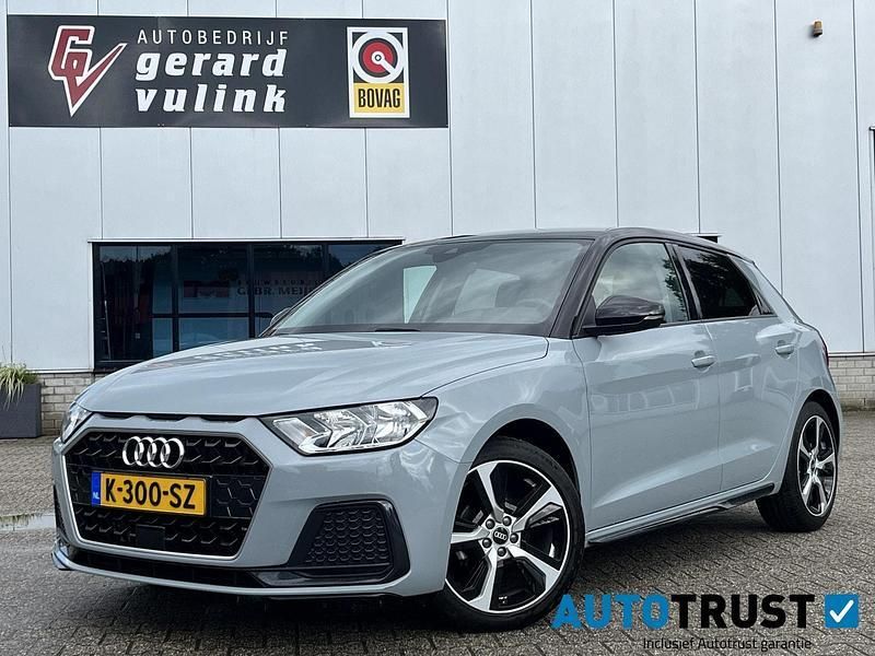 Grijs Gebruikt 2021 Audi A1 Sportback Hatchback | € 22.240 (Eerlijke prijs) - Afbeelding 1/4