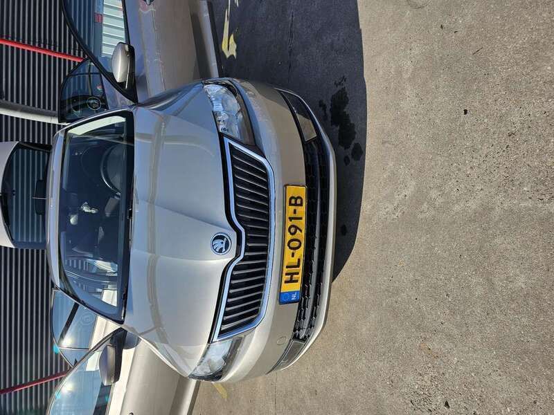 Beige Gebruikt 2015 Skoda Rapid Sedan | € 9.500 (Duur) - Afbeelding 1/4