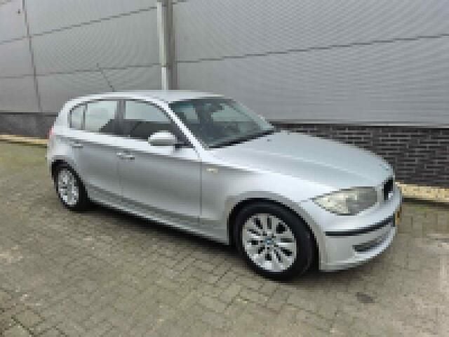 Occasion BMW 118 143 PK (105 kW) 2007 Grijs (metallic) Hatchback