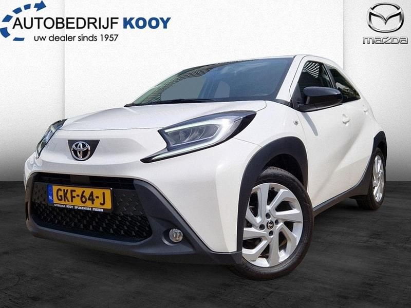 Wit, metallic lak Gebruikt 2023 Toyota Aygo X Edition SUV | € 16.500 - Afbeelding 1/4