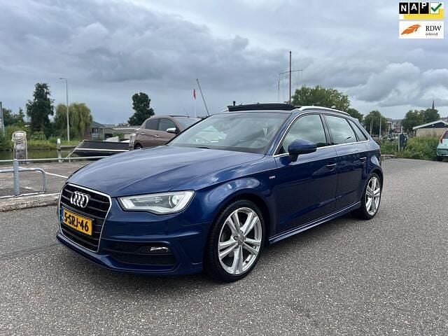 Blauw Gebruikt 2013 Audi A3 Sportback S-Line Hatchback | € 9.250 (Iets duurder) - Afbeelding 1/4