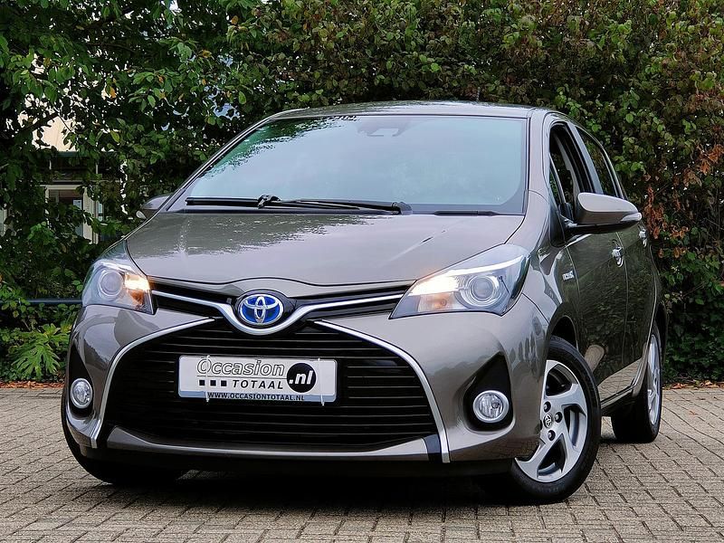 Occasion Toyota Yaris Hybrid Edition-S 73 PK (53 kW) 2016 Grijs Hatchback