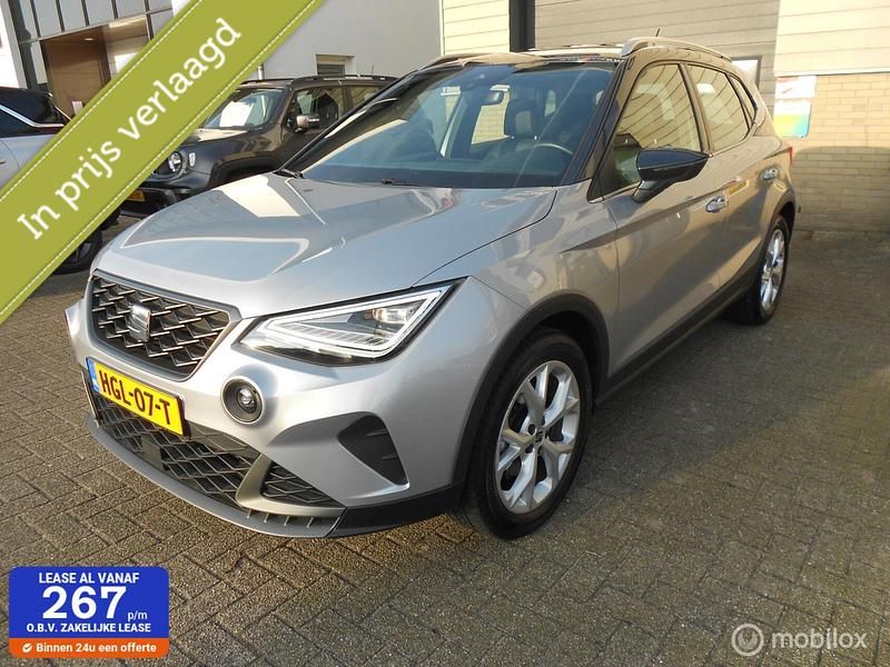 Grijs Gebruikt 2023 Seat Arona FR SUV | € 19.950 (Eerlijke prijs) - Afbeelding 1/4