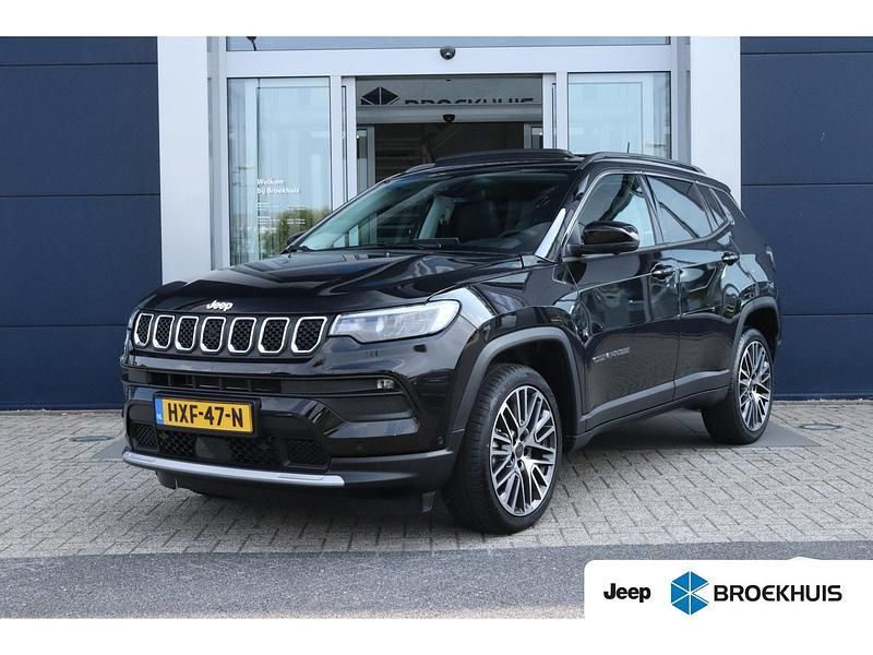 Zwart Gebruikt 2024 Jeep Compass Altitude SUV | € 35.900 (Eerlijke prijs) - Afbeelding 1/4