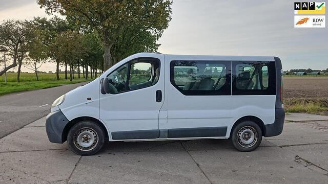 Wit Gebruikt 2006 Opel Vivaro Van | € 4.250 (Duur) - Afbeelding 1/4