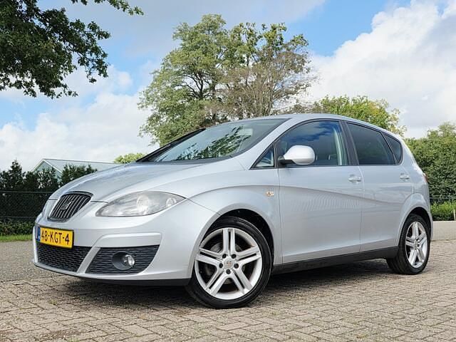 Grijs Gebruikt 2009 Seat Altea Style MPV | € 2.499 (Eerlijke prijs) - Afbeelding 1/4