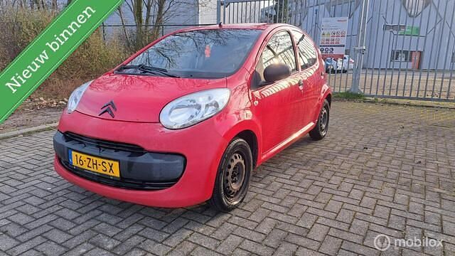 Rood Occasion 2008 Citroën C1 Hatchback | € 796 (Eerlijke prijs) - Afbeelding 1/4