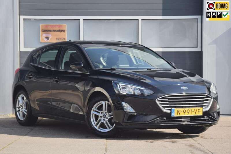 Zwart Gebruikt 2022 Ford Focus Business Edition Hatchback | € 16.350 (Super prijs) - Afbeelding 1/4