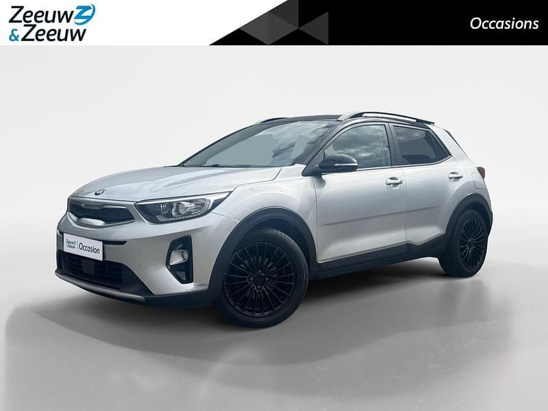 (b4s) silky silver/black m Occasion 2019 Kia Stonic SUV | € 12.945 (Eerlijke prijs) - Afbeelding 1/4