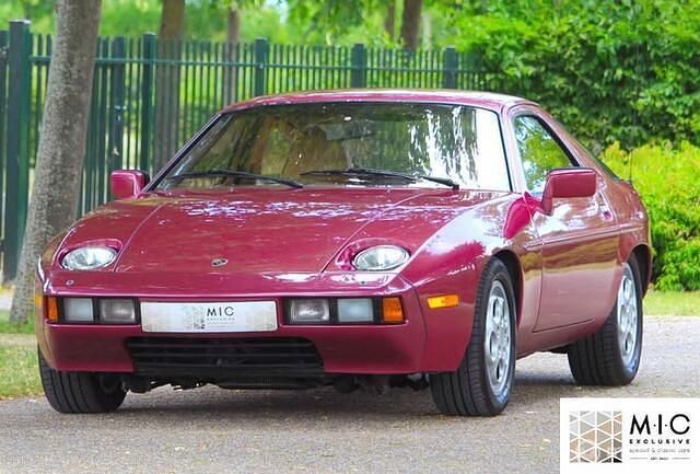 Rood Gebruikt 1982 Porsche 928 Coupé | € 17.950 - Afbeelding 1/4