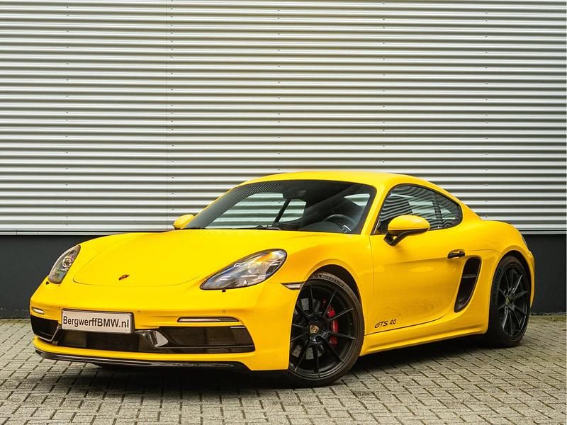 Geel Gebruikt 2023 Porsche 718 Cayman Coupé | € 119.875 - Afbeelding 1/4