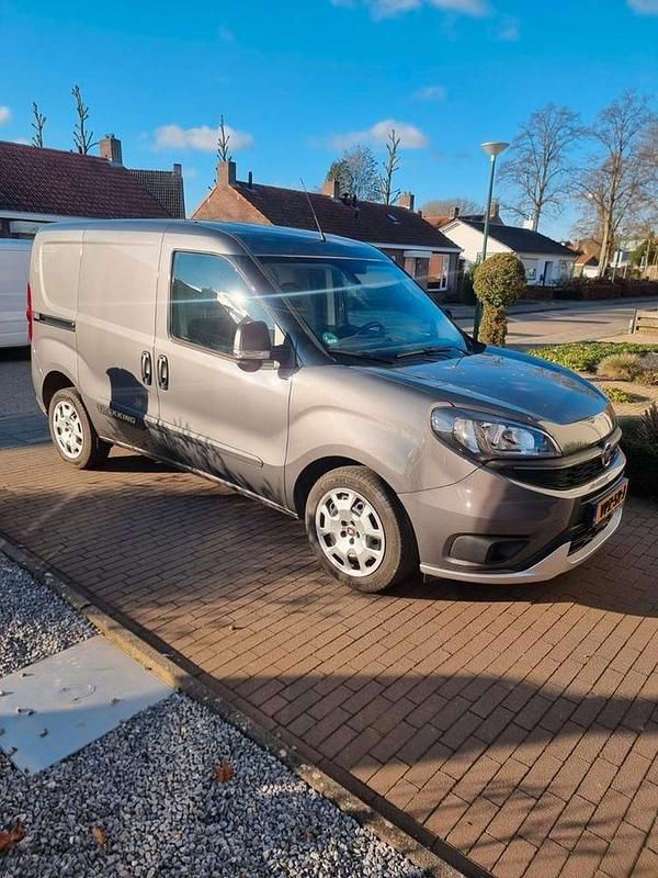 Gebruikt 2022 Fiat Doblò MPV | € 9.750 (Eerlijke prijs) - Afbeelding 1/4