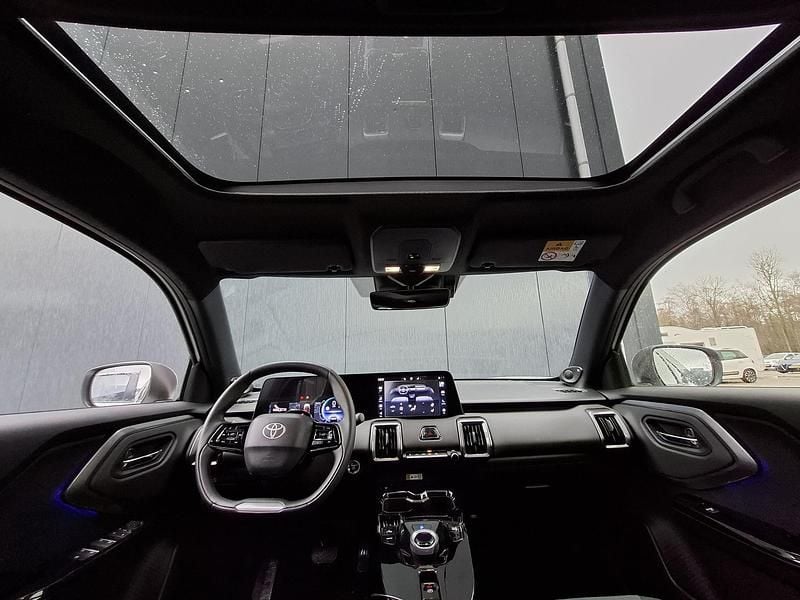 Nieuw Toyota Urban Cruiser Executive 127 kW (174 PK) 2026 Wit SUV