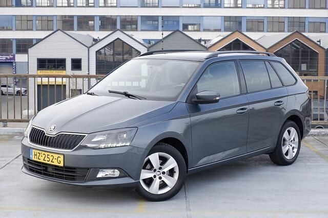 Occasion Skoda Fabia Ambition 90 PK (66 kW) 2016 Grijs (metallic) Stationwagen