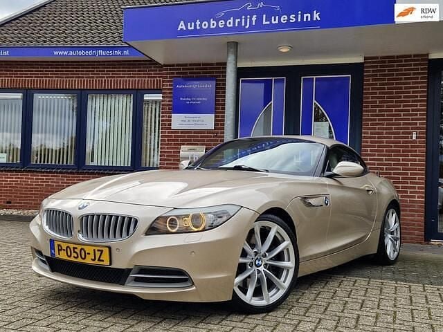 Grijs Gebruikt 2009 BMW Z4 Executive Cabriolet | € 24.950 (Eerlijke prijs) - Afbeelding 1/4