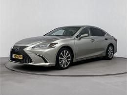 Grijs Gebruikt 2021 Lexus ES300H Executive Line Sedan | € 39.500 (Goede deal) - Afbeelding 1/3