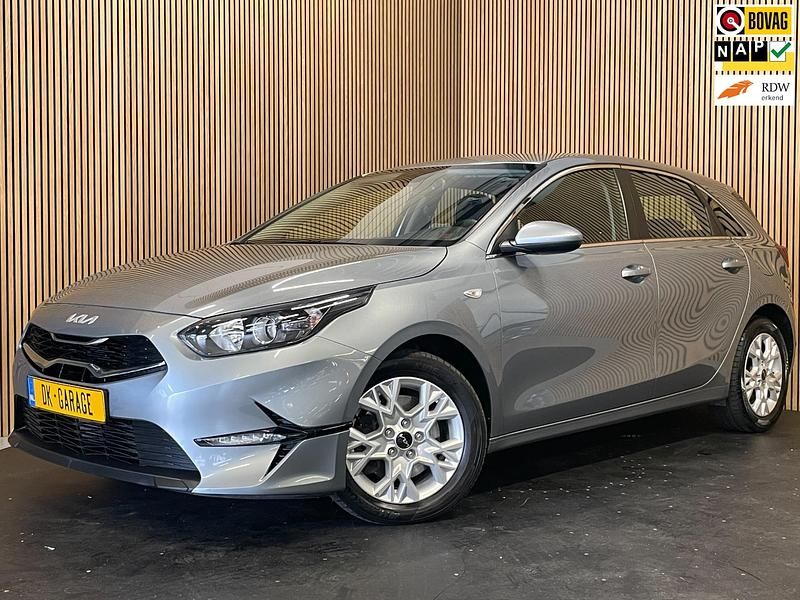 Grijs Gebruikt 2022 Kia Ceed Hatchback | € 19.950 (Goede deal) - Afbeelding 1/1