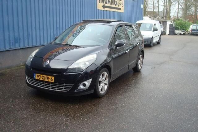 Zwart Gebruikt 2011 Renault Grand Scénic III Bose Edition MPV | € 1.450 (Super prijs) - Afbeelding 1/4