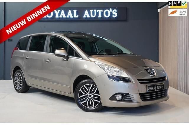 Grijs Occasion 2011 Peugeot 5008 MPV | € 4.499 (Duur) - Afbeelding 1/4
