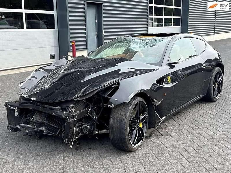 Zwart Gebruikt 2013 Ferrari FF Coupé | € 48.950 - Afbeelding 1/4