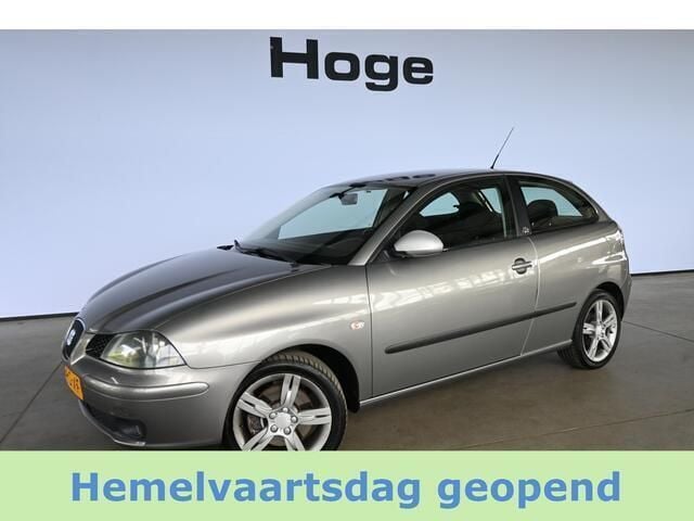 Grijs Gebruikt 2005 Seat Ibiza FR Hatchback | € 2.940 (Eerlijke prijs) - Afbeelding 1/4