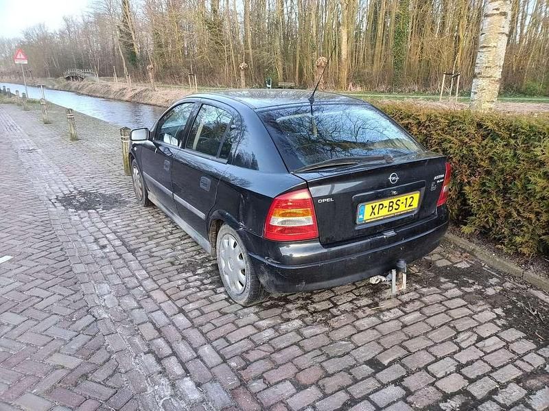 Occasion Opel Astra Club 101 PK (74 kW) 1999 Zwart Hatchback