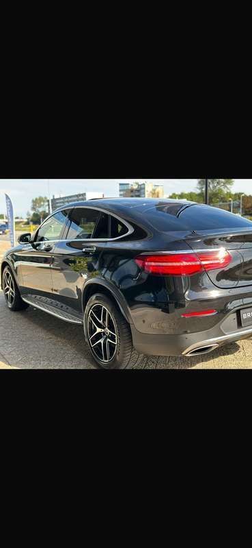Zwart Gebruikt 2018 Mercedes GLC300 AMG line Hatchback | € 36.000 - Afbeelding 1/4