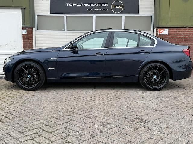 Occasion BMW 330e Luxury Line 184 PK (135 kW) 2016 Blauw Sedan