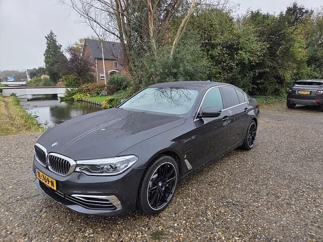 Grijs Gebruikt 2018 BMW 530e Executive Sedan | € 19.999 - Afbeelding 1/4