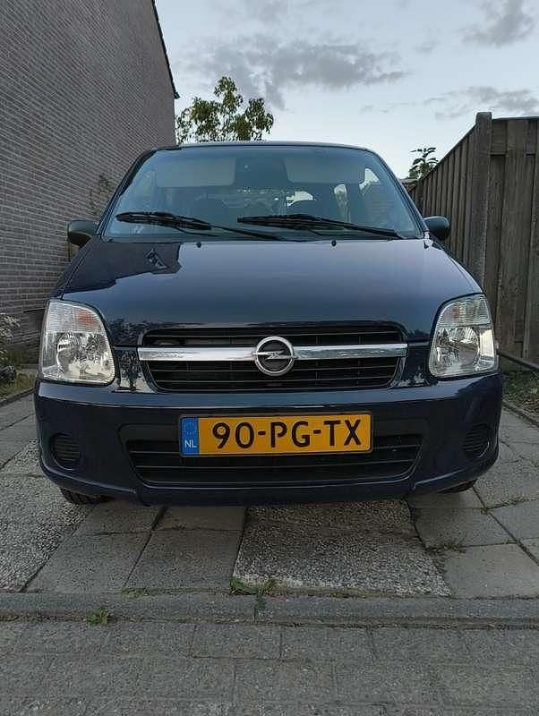 Blauw Gebruikt 2004 Opel Agila Essentia Hatchback | € 2.000 (Iets duurder) - Afbeelding 1/4