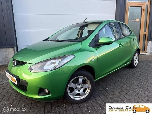 Groen Occasion 2009 Mazda 2 Hatchback | € 4.499 (Goede deal) - Afbeelding 1/4