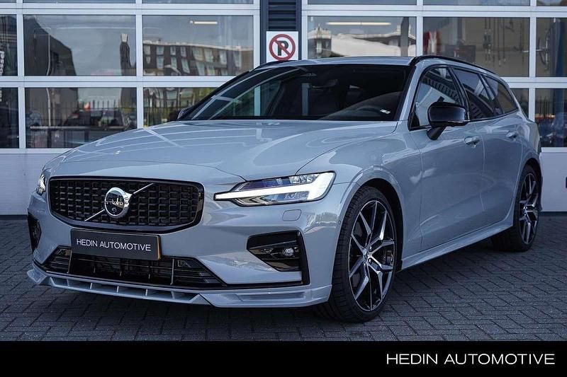 Grijs Gebruikt 2025 Volvo V60 Ultra Stationwagen | € 52.990 - Afbeelding 1/4