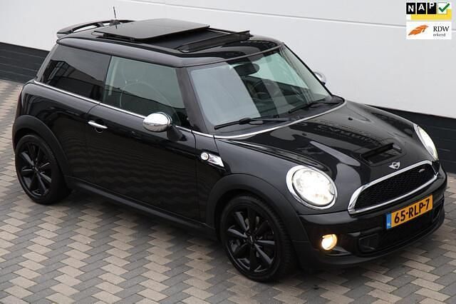 Zwart Gebruikt 2011 Mini Cooper S Hatchback | € 6.945 (Eerlijke prijs) - Afbeelding 1/4