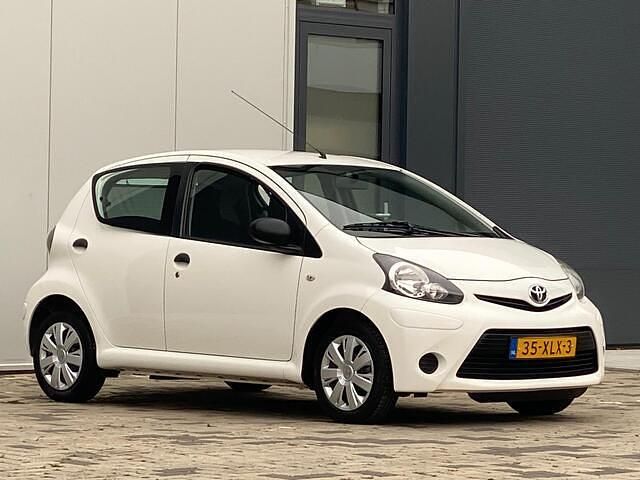 Occasion Toyota Aygo 68 PK (50 kW) 2012 Wit Hatchback