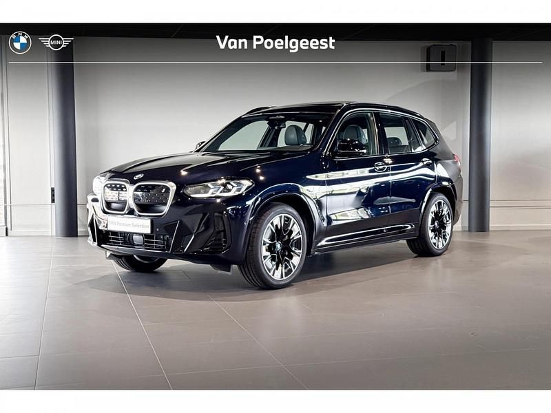 M carbonschwarz Gebruikt 2022 BMW iX3 Comfort Edition SUV | € 43.900 (Eerlijke prijs) - Afbeelding 1/4